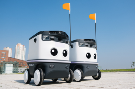 ‘Neubie,’ a delivery robot model developed by the robot delivery platform ‘Neubility. From October 5th, driving will begin in the Songdo International City of Incheon. Image courtesy of  Neubility.