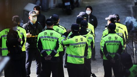 Police are controlling and monitoring the area around the residence of Park Byung-hwa, a serial sexual assault criminal in Hwaseong, Gyeonggi-do. Image courtesy of Yonhap News, Hong Ki-won.